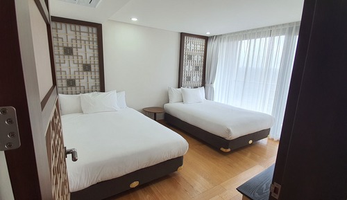 Family Suite Twin, Side Ocean View