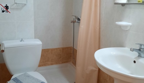 Studio (3 Adults)