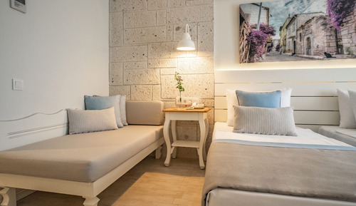 Sofa Club Room