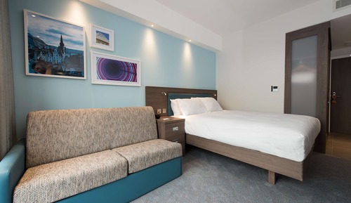 Family Room, 1 Queen Bed
