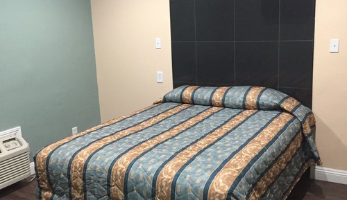 Deluxe Room, 1 Queen Bed