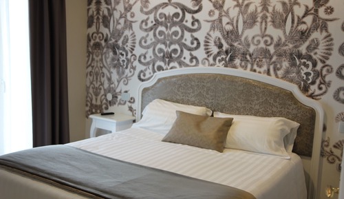 Suite, Jetted Tub