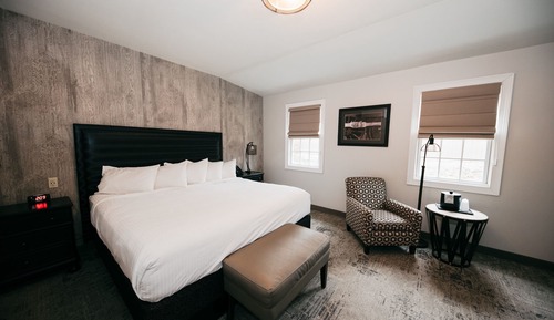 Standard Room, 1 King Bed