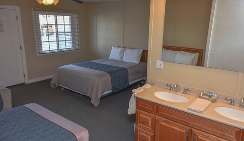 Basic Triple Room, Multiple Beds