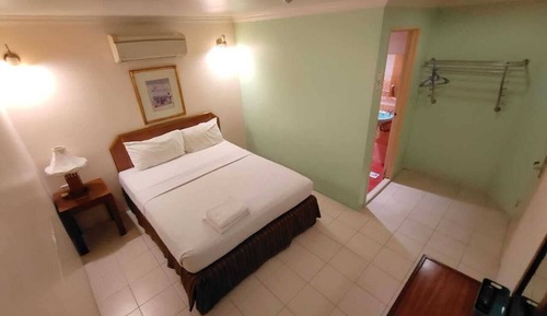 Standard Double Room, No Windows