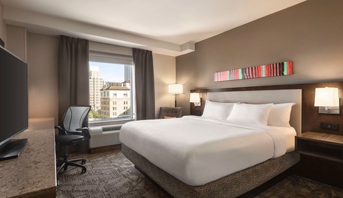 Room, 1 King Bed, Accessible (Mobility & Hearing, Roll-in Shower)