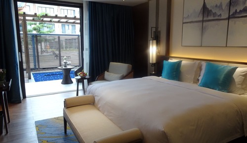 Premier Room, 1 King Bed, Non Smoking (yard)