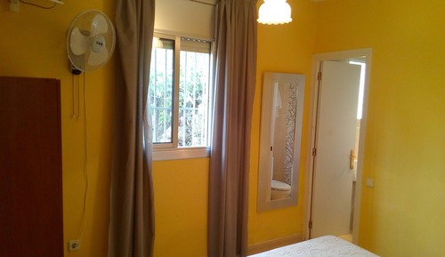 Basic Single Room, Private Bathroom