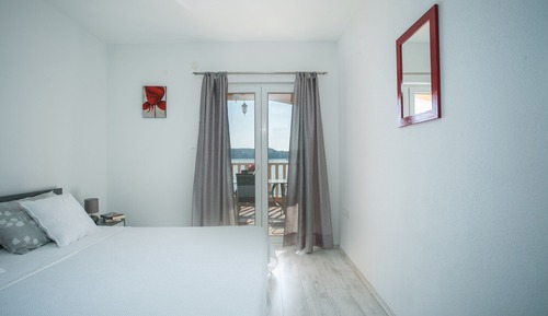 Comfort Apartment, 1 Queen Bed, Sea View (A6)