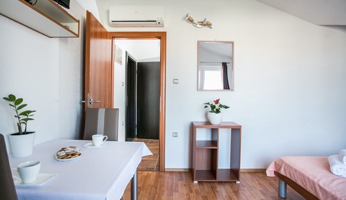 Comfort Studio, 1 Queen Bed, Sea View (A4)