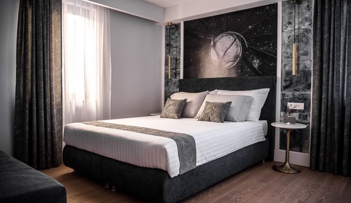 Deluxe Suite, 1 Queen Bed with Sofa bed, Sea View