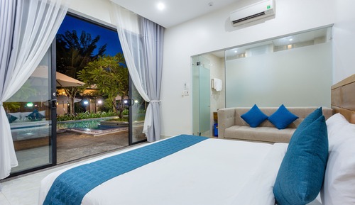 Deluxe Double Room, Pool View