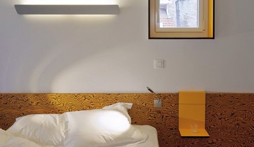 CHIC DOUBLE COMFORT room (1 double bed, sink, shower and toilet, courtesy tray, hairdryer)