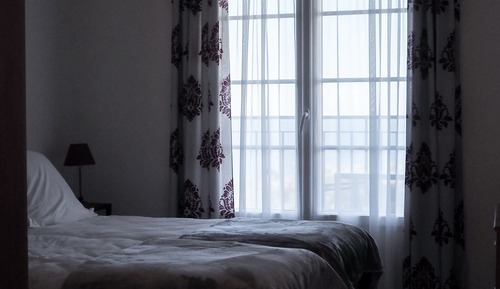 Apartment 3 people ( 1 double bed + 1 single bed in the main room like a studio) occupancy max 3