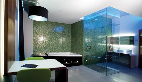 Suite, Jetted Tub