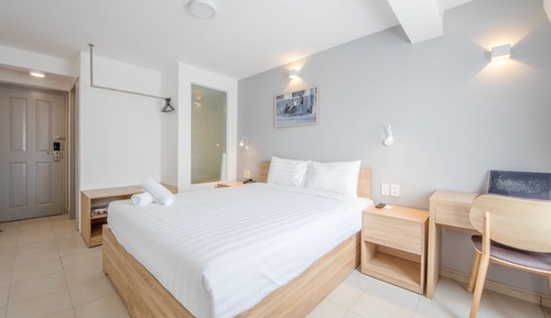 Double Room, 1 Queen Bed