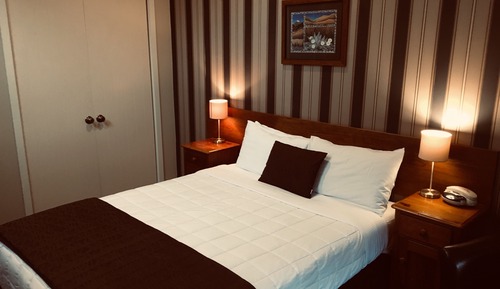 Studio, 2 Bedrooms (Unit 5 - Two Room Studio)