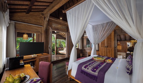 Wooden Pool Villa 