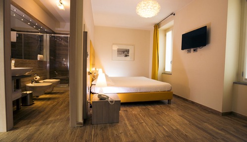 Standard Double or Twin Room, Non Smoking, City View