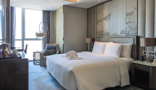 Superior Room, 1 King Bed, City View