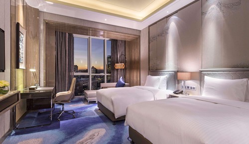 Superior Room, 2 Twin Beds, City View