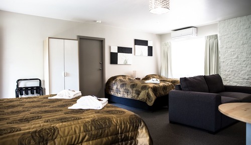 Large Luxury Family Suite Room 8