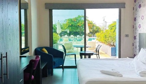 Standard Double Room, 1 King Bed, Pool View