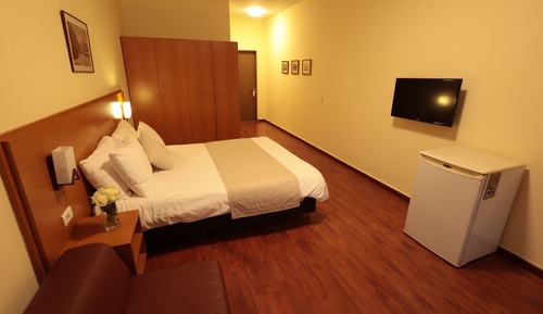 Standard Room, 1 Queen Bed, Pool View