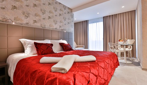 Deluxe Room, Pool View