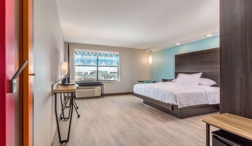 Room, 1 King Bed, Accessible, Bathtub (Hearing)