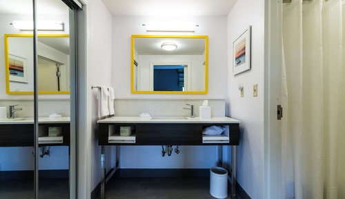 Suite, 1 King Bed, Accessible, Refrigerator & Microwave (Hearing)