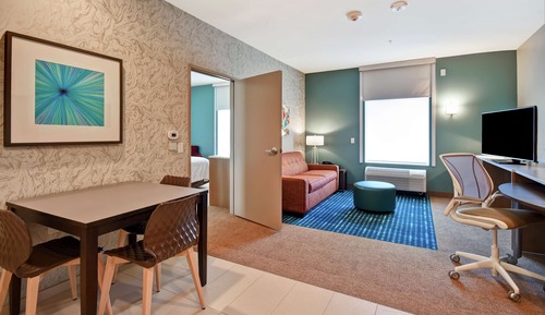Suite, 1 King Bed, Accessible (Hearing)