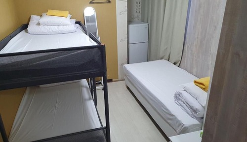 205_Quadruple Room (All-in one bathroom, No smoking)