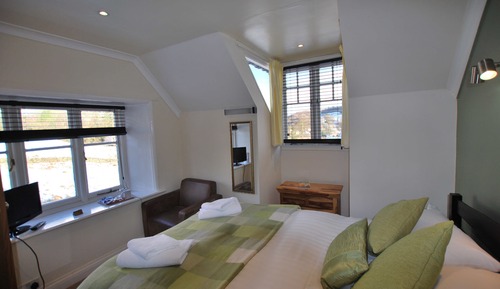 Double Room (Room6)