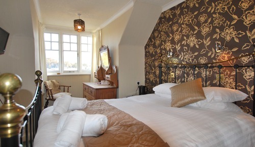 Double Room (Room8)