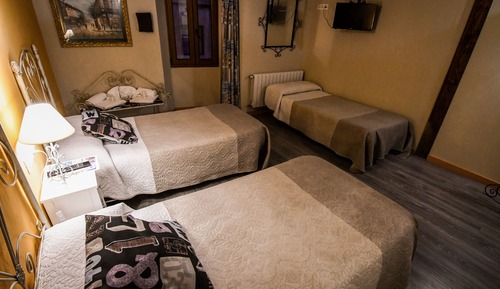 Deluxe Twin Room (Víctor)