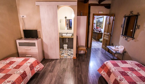 Twin Room (Mariano)