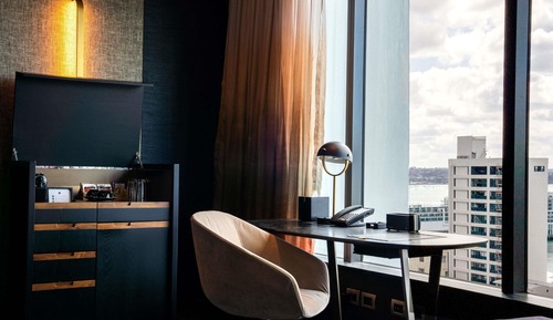 Loft Suite, Club Signature Access, 1 King Bed