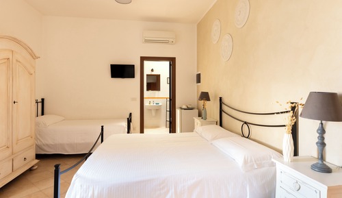 Comfort Triple Room