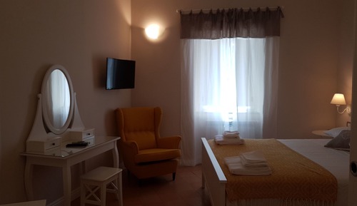 Comfort Double Room, 1 Queen Bed, Ensuite, Courtyard Area