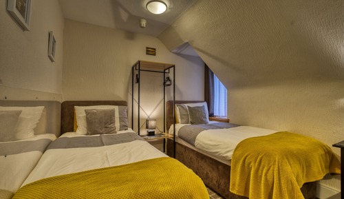 Family Room, Multiple Beds, Non Smoking, Ensuite