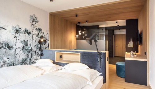 Junior Suite (with view)