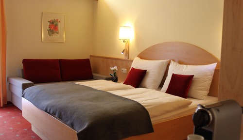 Basic Double Room, 1 Queen Bed, Non Smoking
