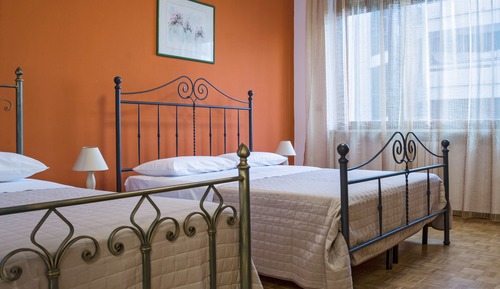 Comfort Triple Room, Bathtub, Courtyard Area