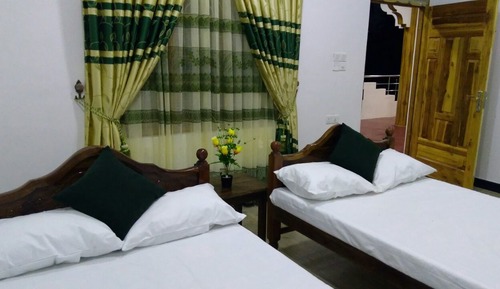 Family Room, Balcony