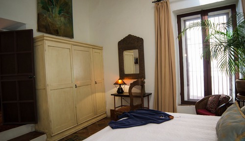 Deluxe Suite, 1 Bedroom, Kitchenette, Courtyard Area