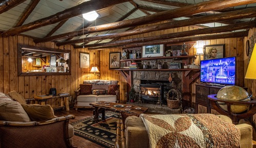 Exclusive Cabin, 2 Bedrooms, Fireplace, River View