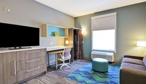 Suite, 1 King Bed, Accessible (Hearing)
