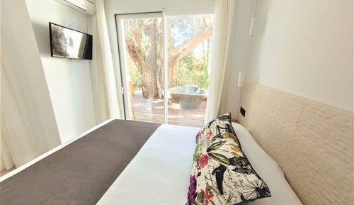 Standard Double Room, Terrace, Garden View