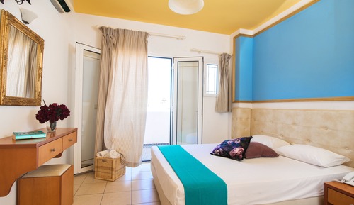 Standard Studio, Partial Sea View (Triple)